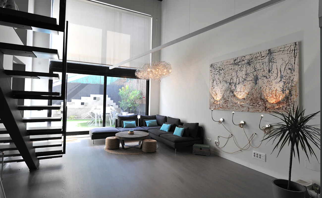 Interior sereno con luz natural